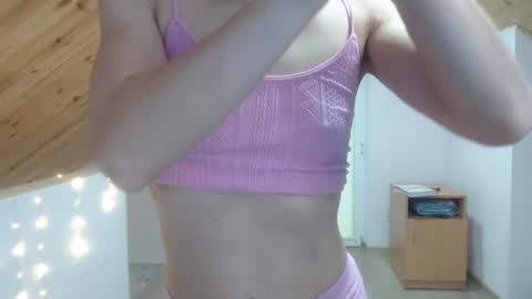 milusea online show from 12/16/24, 12:38
