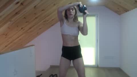 milusea online show from 10/26/25, 12:22