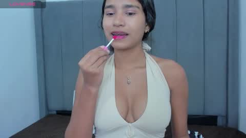 Snapshot of miluuu18 chatting on 12/22/24, 11:52 Miluu online show from 12/22/24, 11:52