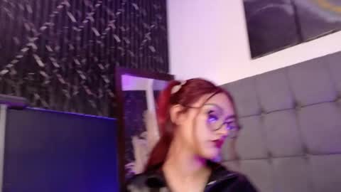 Snapshot of miluv19 chatting on 11/23/25, 07:46 miluv19 online show from 11/23/25, 07:46