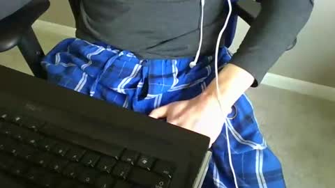 milwaukeebadger24 online show from 03/12/25, 06:44