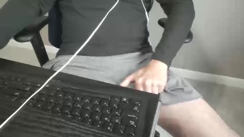 milwaukeebadger24 online show from 10/15/25, 01:00