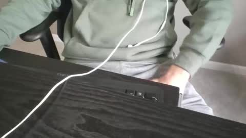 milwaukeebadger24 online show from 10/31/25, 01:45