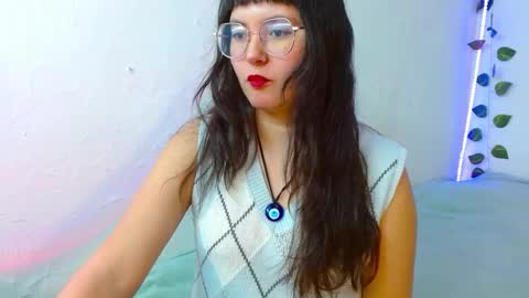 mily_baker online show from 02/10/25, 09:58