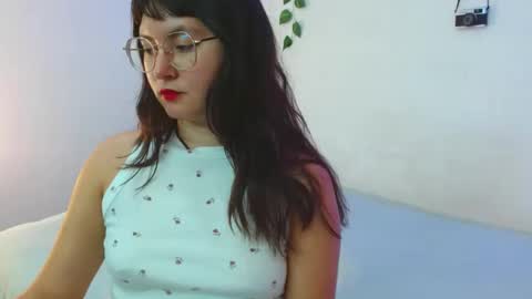 mily_baker online show from 03/10/25, 07:40