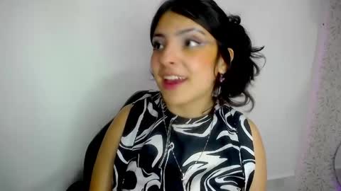 Snapshot of mily_lu chatting on 05/31/26, 04:31 mily online show from 05/31/26, 04:31
