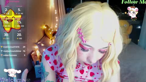 Snapshot of mily_milk_ chatting on 12/08/24, 02:18 mily_milk_ online show from 12/08/24, 02:18