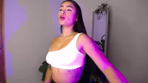 Snapshot of mily_ortiz chatting on 02/04/26, 03:51 Mily Ortiz online show from 02/04/26, 03:51