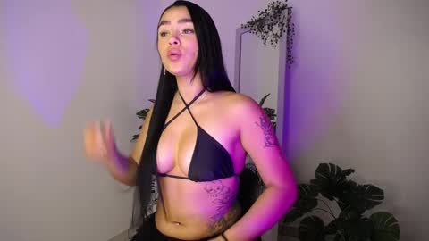 Snapshot of mily_ortiz chatting on 02/25/26, 02:48 Mily Ortiz online show from 02/25/26, 02:48