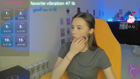 Snapshot of milyamess chatting on 02/06/25, 07:51 Emily online show from 02/06/25, 07:51