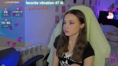 Snapshot of milyamess chatting on 03/03/25, 08:43 Emily online show from 03/03/25, 08:43