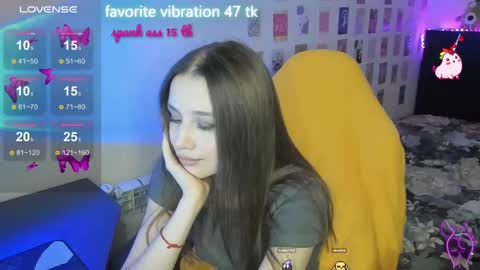 Snapshot of milyamess chatting on 03/07/25, 07:49 Emily online show from 03/07/25, 07:49