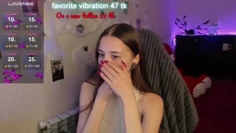 Snapshot of milyamess chatting on 10/20/25, 05:57 Emily online show from 10/20/25, 05:57