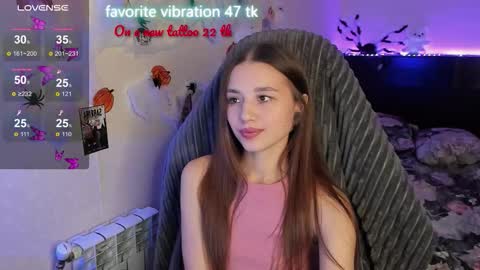 Snapshot of milyamess chatting on 10/24/25, 02:35 Emily online show from 10/24/25, 02:35