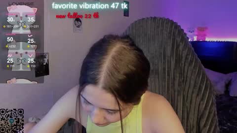 Snapshot of milyamess chatting on 11/27/25, 05:48 Emily online show from 11/27/25, 05:48