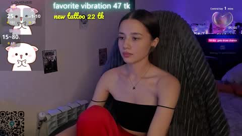 Snapshot of milyamess chatting on 12/02/25, 05:30 Emily online show from 12/02/25, 05:30