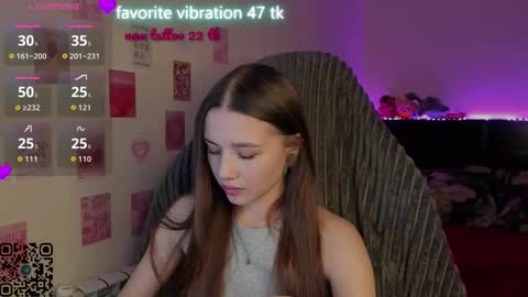 Snapshot of milyamess chatting on 02/19/26, 06:04 Emily online show from 02/19/26, 06:04