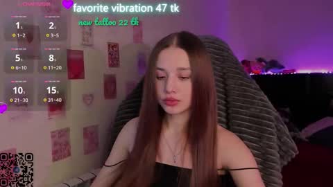 Snapshot of milyamess chatting on 02/22/26, 06:17 Emily online show from 02/22/26, 06:17