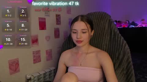 Snapshot of milyamess chatting on 04/01/26, 06:05 Emily online show from 04/01/26, 06:05