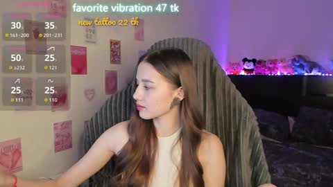 Snapshot of milyamess chatting on 06/07/26, 06:22 Emily online show from 06/07/26, 06:22