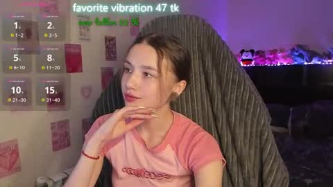 Snapshot of milyamess chatting on 06/22/26, 07:33 Emily online show from 06/22/26, 07:33