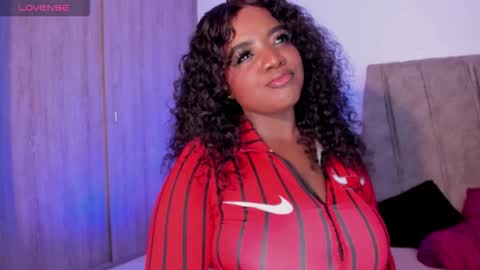 Snapshot of mimi_gil chatting on 12/15/25, 01:54 Mimi online show from 12/15/25, 01:54