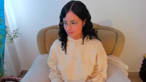 Snapshot of mimi_sa chatting on 11/07/25, 09:04 Mimii online show from 11/07/25, 09:04