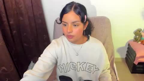 Snapshot of mimi_sa chatting on 11/29/25, 01:41 Mimii online show from 11/29/25, 01:41