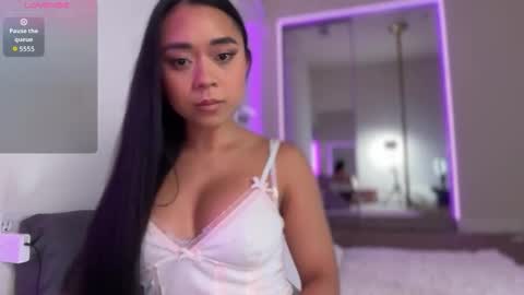 Snapshot of mimibabyxxx chatting on 11/27/25, 01:51 Mimi Baby online show from 11/27/25, 01:51