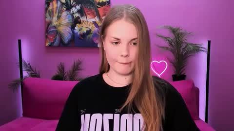 Kelly online show from 10/21/25, 01:34