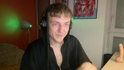 Snapshot of mimiro12 chatting on 04/18/26, 07:58 mimiro12 online show from 04/18/26, 07:58