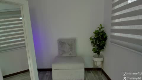 mimmyfit1 online show from 12/11/24, 10:27
