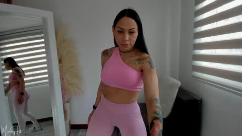mimmyfit1 online show from 02/16/25, 05:37