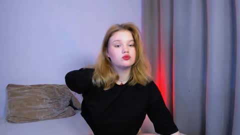 hi Im Mina  online show from 09/26/25, 11:14