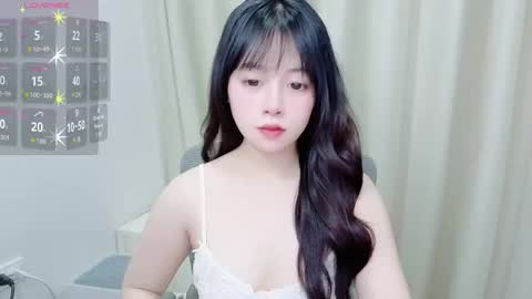 Snapshot of minaaaa69879 chatting on 06/05/26, 02:40 Na online show from 06/05/26, 02:40
