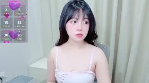 Snapshot of minaaaa69879 chatting on 06/10/26, 02:01 Na online show from 06/10/26, 02:01