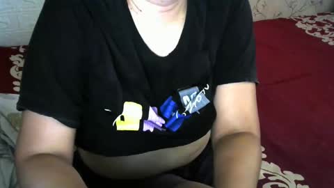 Snapshot of minaforu chatting on 10/20/25, 04:35 Mnaforu online show from 10/20/25, 04:35