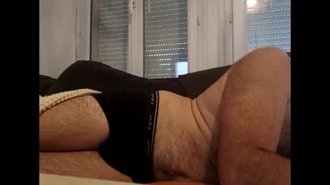 Snapshot of minalex12 chatting on 10/12/25, 05:23 minalex12 online show from 10/12/25, 05:23