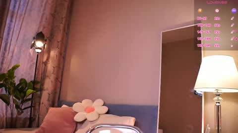 Frances  Next streams Thu Fri Sat 8am -  4pm GMT3 online show from 09/26/25, 05:55