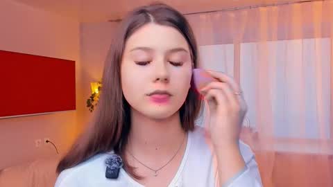 Snapshot of minditrelles chatting on 10/16/25, 07:09 Mindi online show from 10/16/25, 07:09