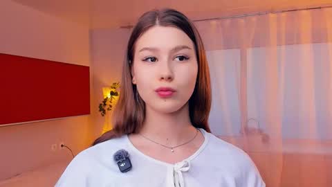 Snapshot of minditrelles chatting on 10/17/25, 07:22 Mindi online show from 10/17/25, 07:22