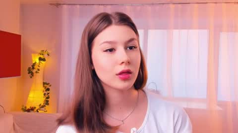 Snapshot of minditrelles chatting on 10/19/25, 07:09 Mindi online show from 10/19/25, 07:09