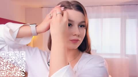 Snapshot of minditrelles chatting on 10/29/25, 07:21 Mindi online show from 10/29/25, 07:21