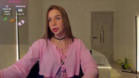 Snapshot of mindlure chatting on 01/19/26, 02:59 Emily online show from 01/19/26, 02:59