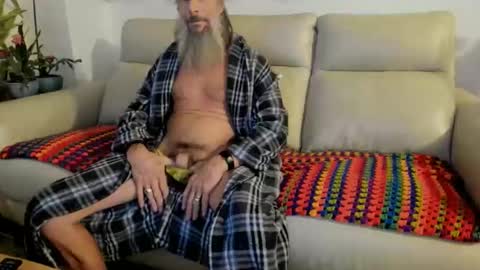 Snapshot of mindphuk chatting on 12/14/25, 10:47 mindphuk online show from 12/14/25, 10:47