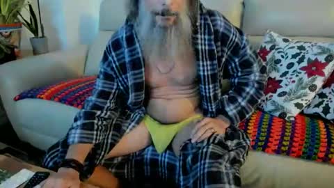 Snapshot of mindphuk chatting on 12/17/25, 09:54 mindphuk online show from 12/17/25, 09:54