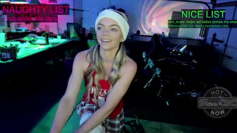 Snapshot of mindymars chatting on 12/16/24, 03:43 Mindy Mars online show from 12/16/24, 03:43