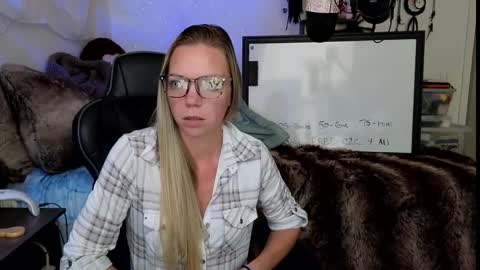 Mindy Mars online show from 09/17/25, 03:14