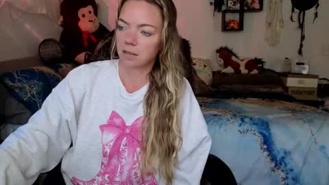 Mindy Mars online show from 11/10/25, 04:28