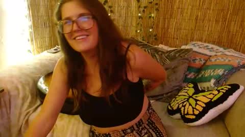 Mindy online show from 10/22/25, 07:41